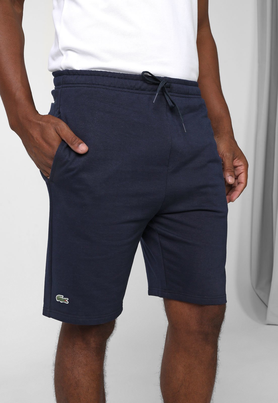 short branco masculino lacoste