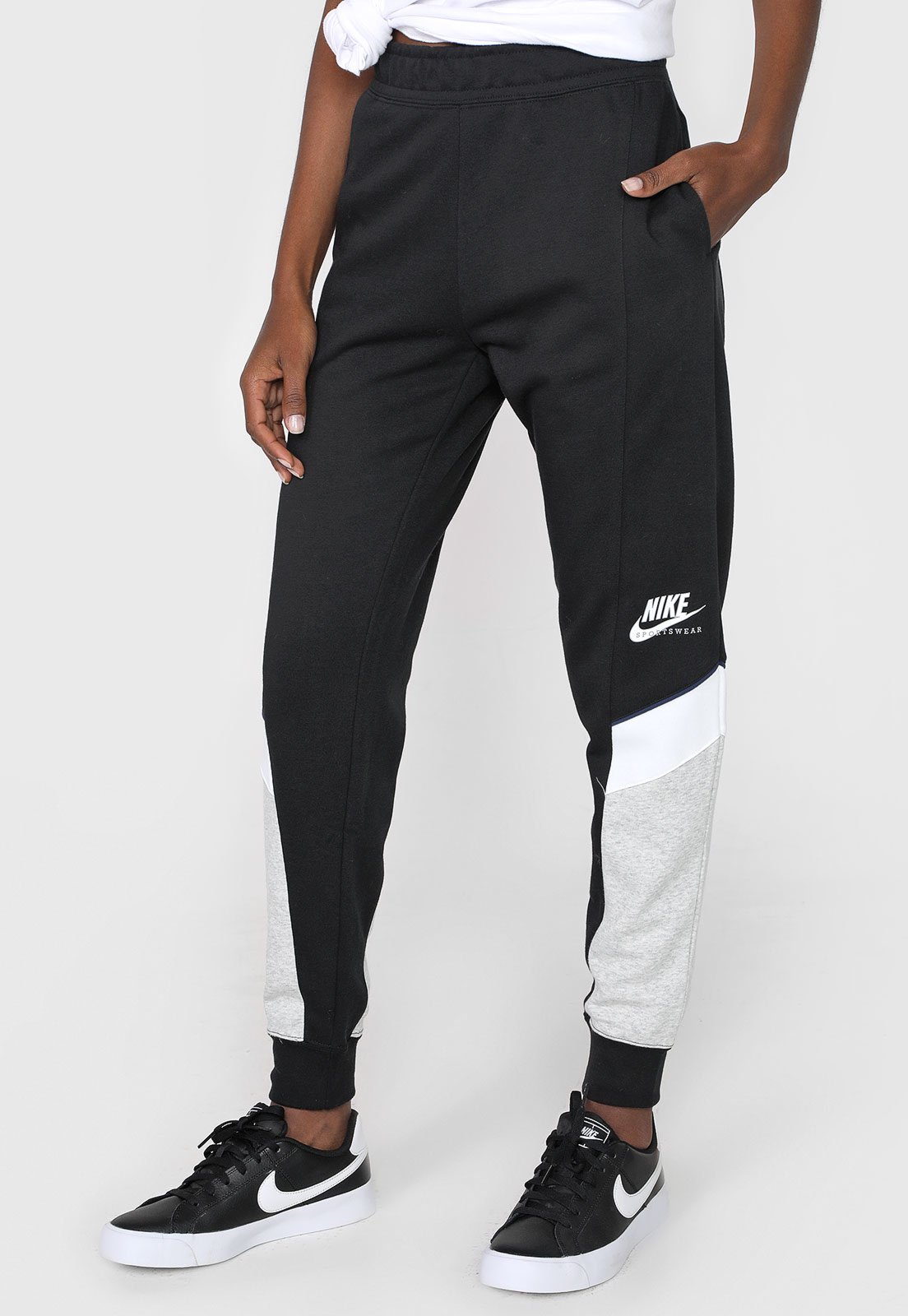 calça nike sportswear reta w nsw hrtg pk preta